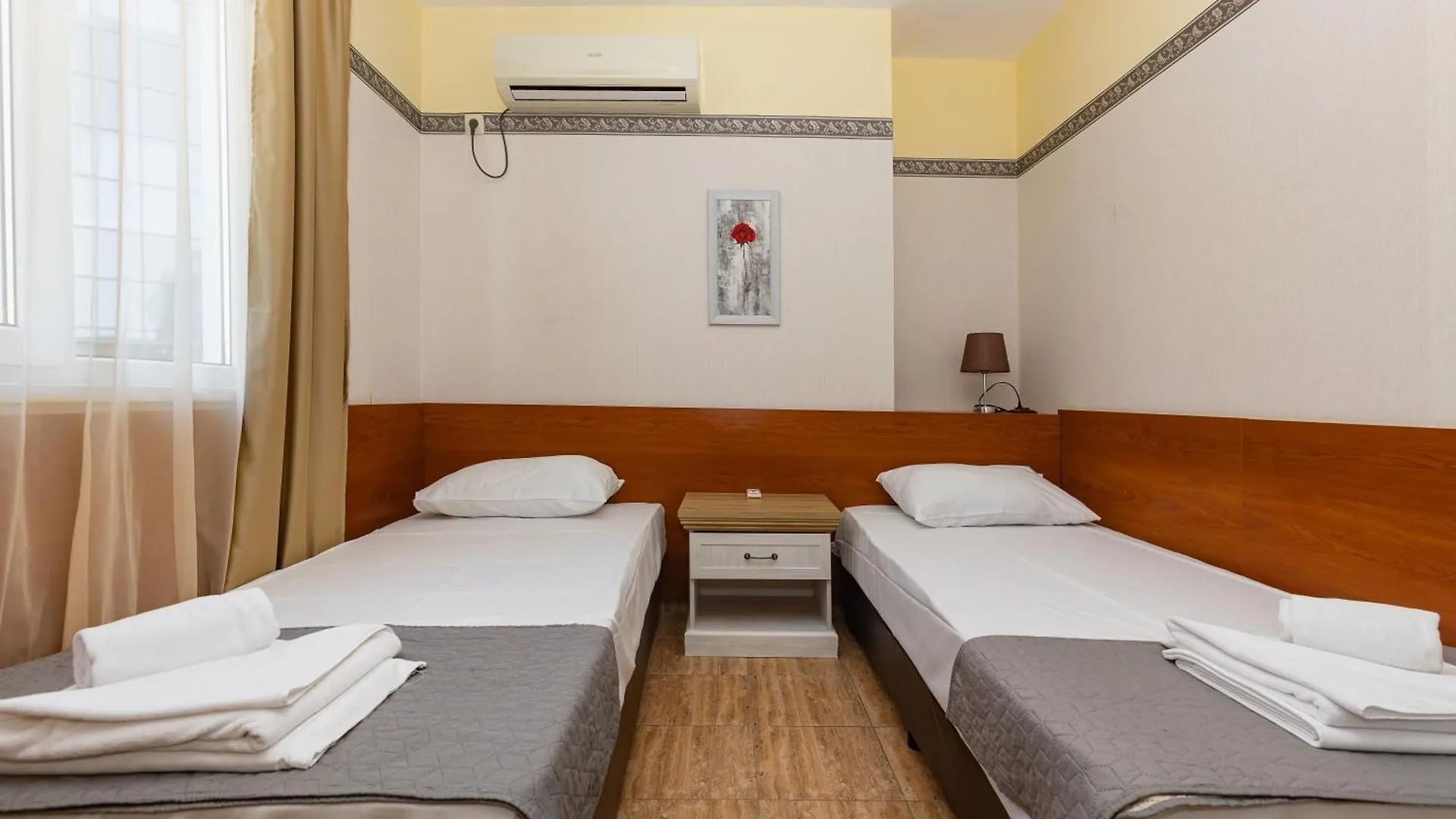 Favorit Aparthotel 阳光海滩