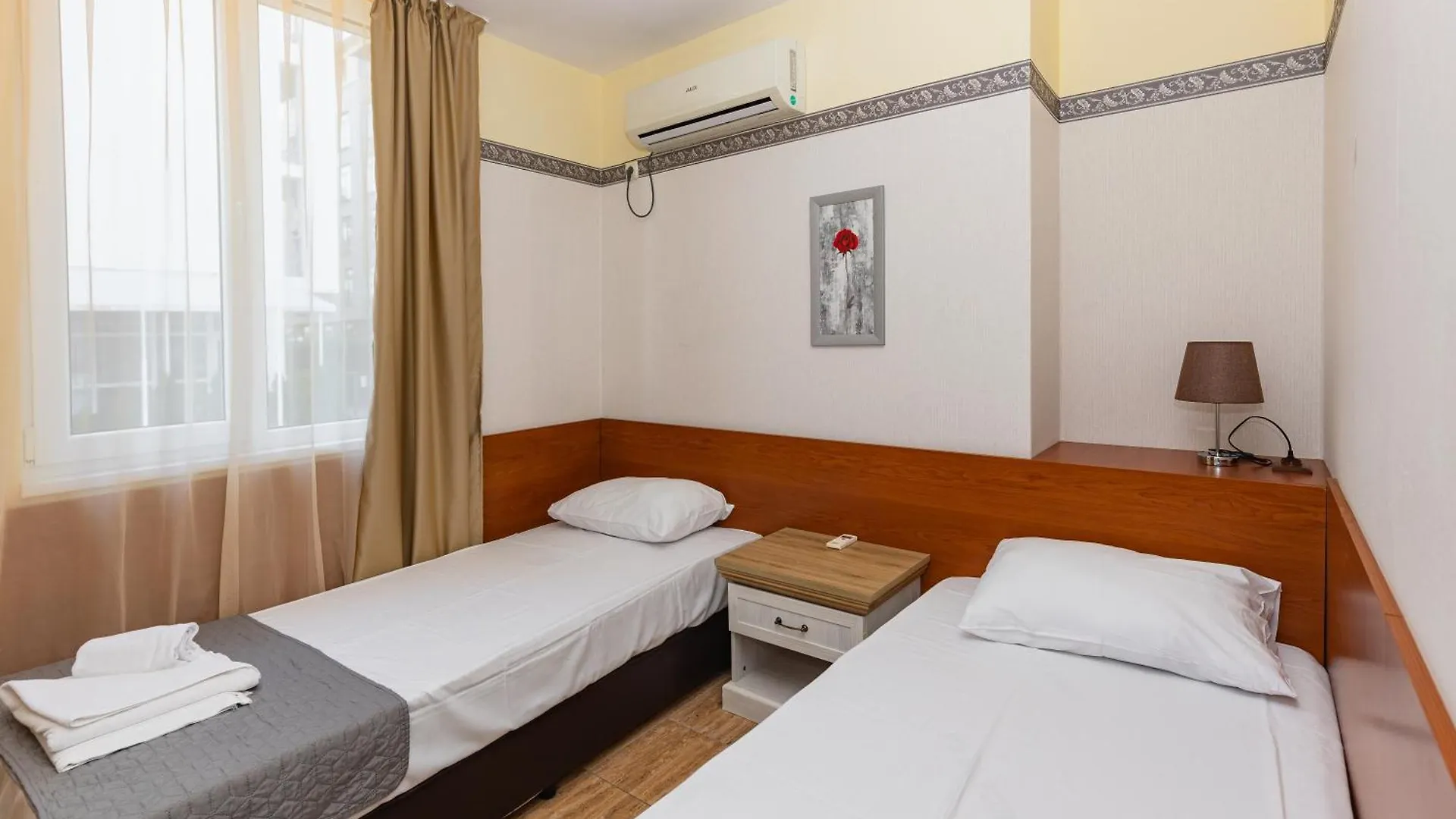 Favorit Aparthotel 阳光海滩