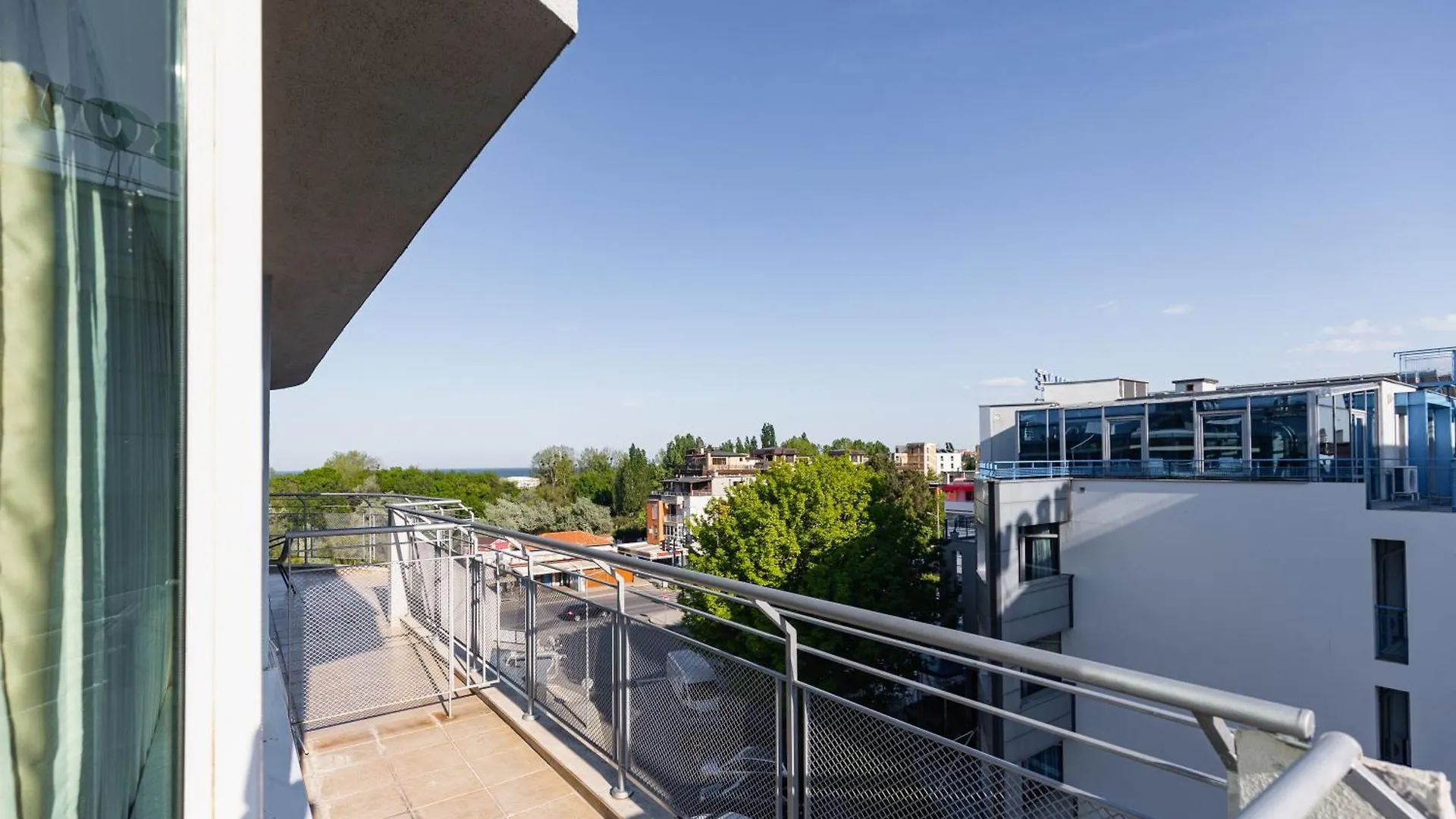Favorit Aparthotel 阳光海滩